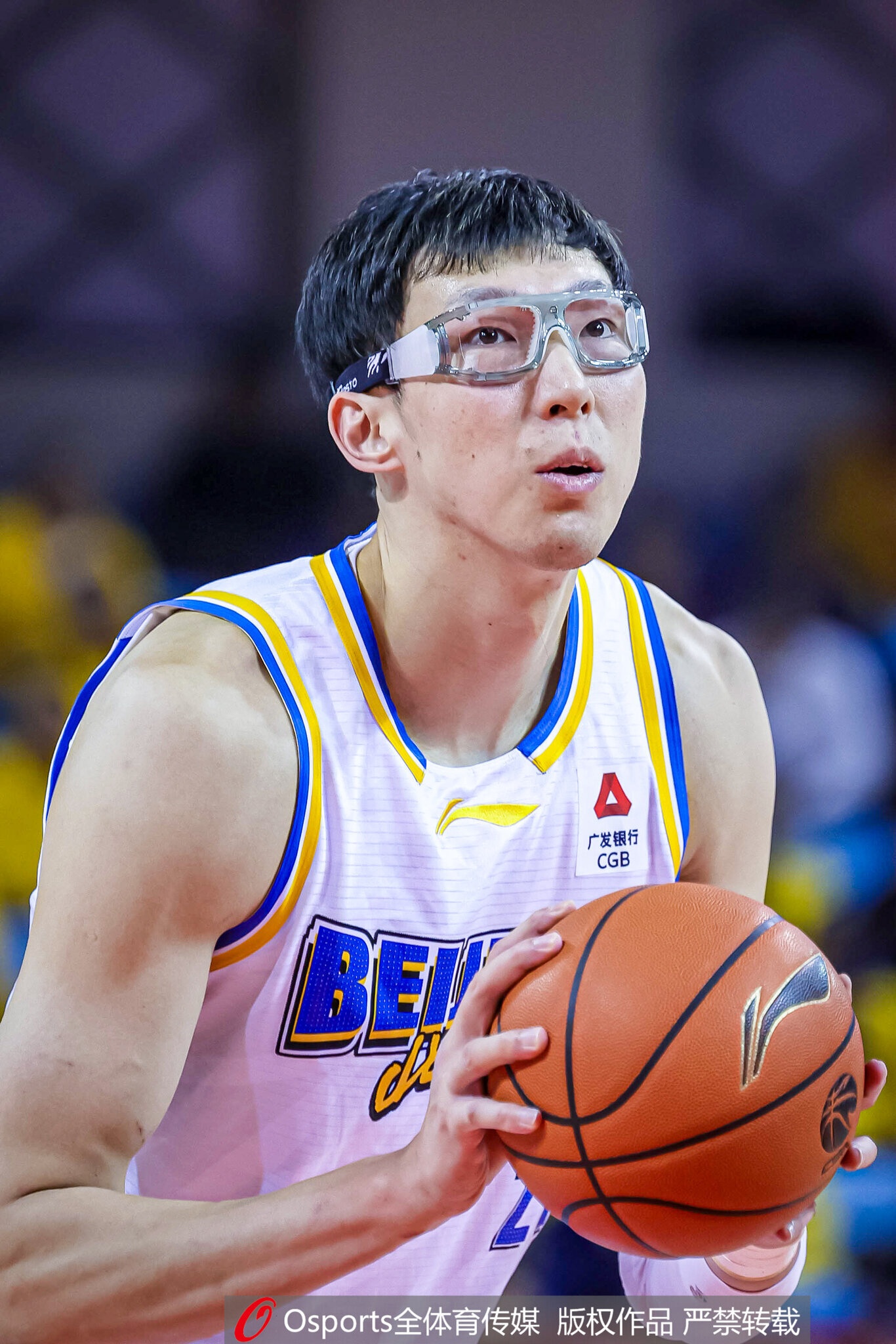 状态不佳但好在赢了！周琦7罚1中&amp;运动战3中1 仅得3分9板1帽